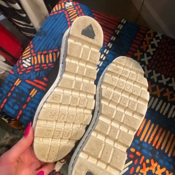 Fluevogs🥳 - Picture 4 of 5